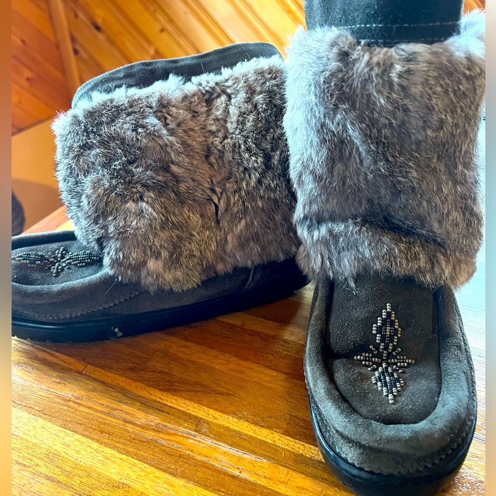 Size 6 Manitoba Mukluks